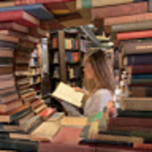 Meet your Posher, Fiona - Picture 1 of 1